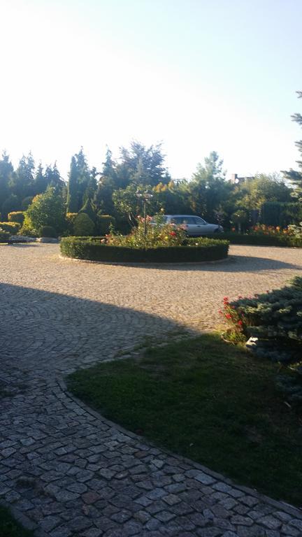 Gosciniec Sloneczny Hotel Drzonkow Bagian luar foto