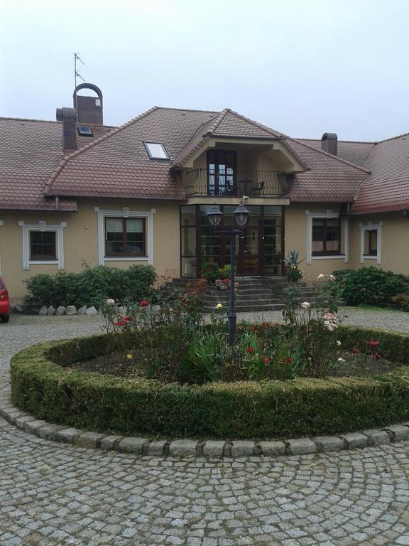 Gosciniec Sloneczny Hotel Drzonkow Bagian luar foto