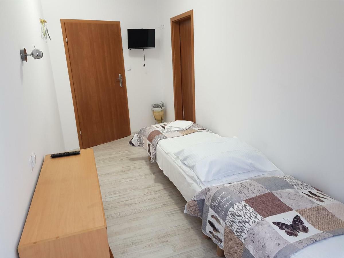 Gosciniec Sloneczny Hotel Drzonkow Bagian luar foto